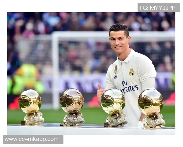 皇马球迷高举横幅抗议主席弗洛伦蒂诺接连失利引发的不满情绪